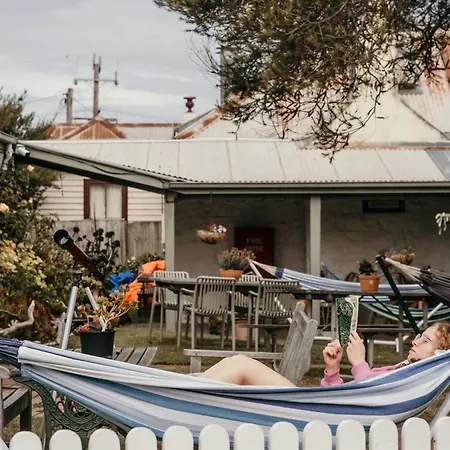 The Wandering Whale Port Fairy Hostel Exterior photo